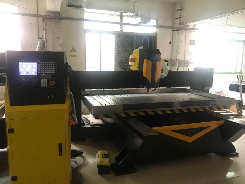 怎樣選購性價比高的鋁板雕刻機