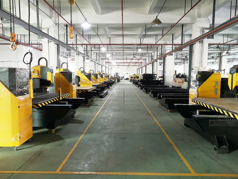 去考察鋁板雕刻機工廠需要注意什么