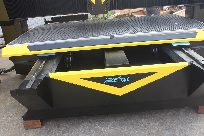 影響鋁板雕刻機價格的七個因素