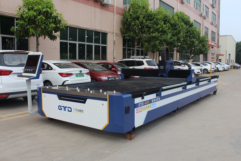 平面光纖激光切割機和三維光纖激光切割機的區(qū)別