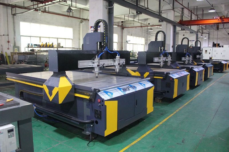 鋁板雕刻機同樣的配置價格差距那么大？